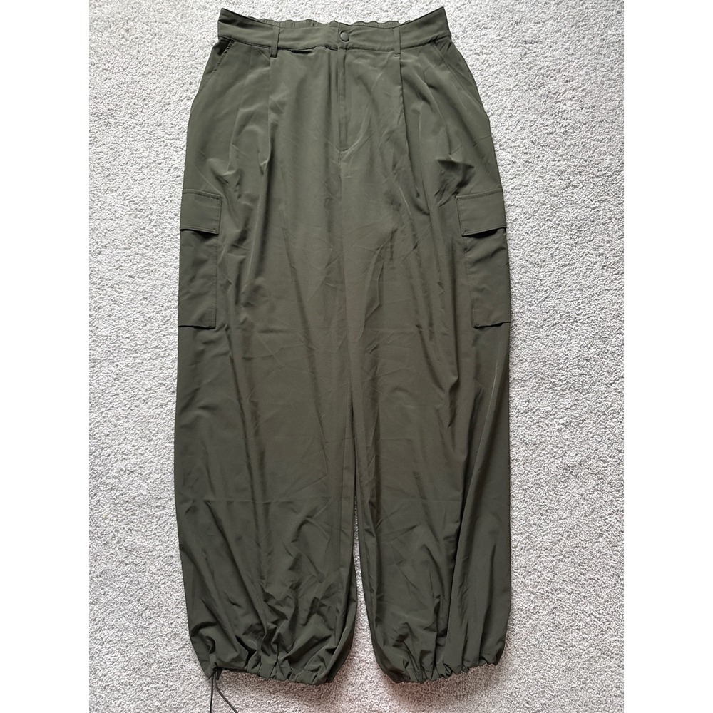 GapFit High Rise Runaround Cargo Joggers Olive Green Wide Leg Pants Womens M